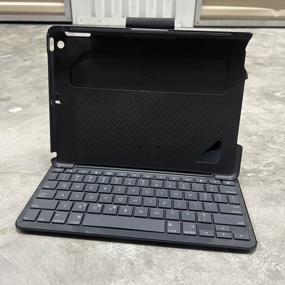 Logitech Slim Folio Keyboard Case for Apple iPad 5th/6th Gen. - Black - Picture 1 of 6